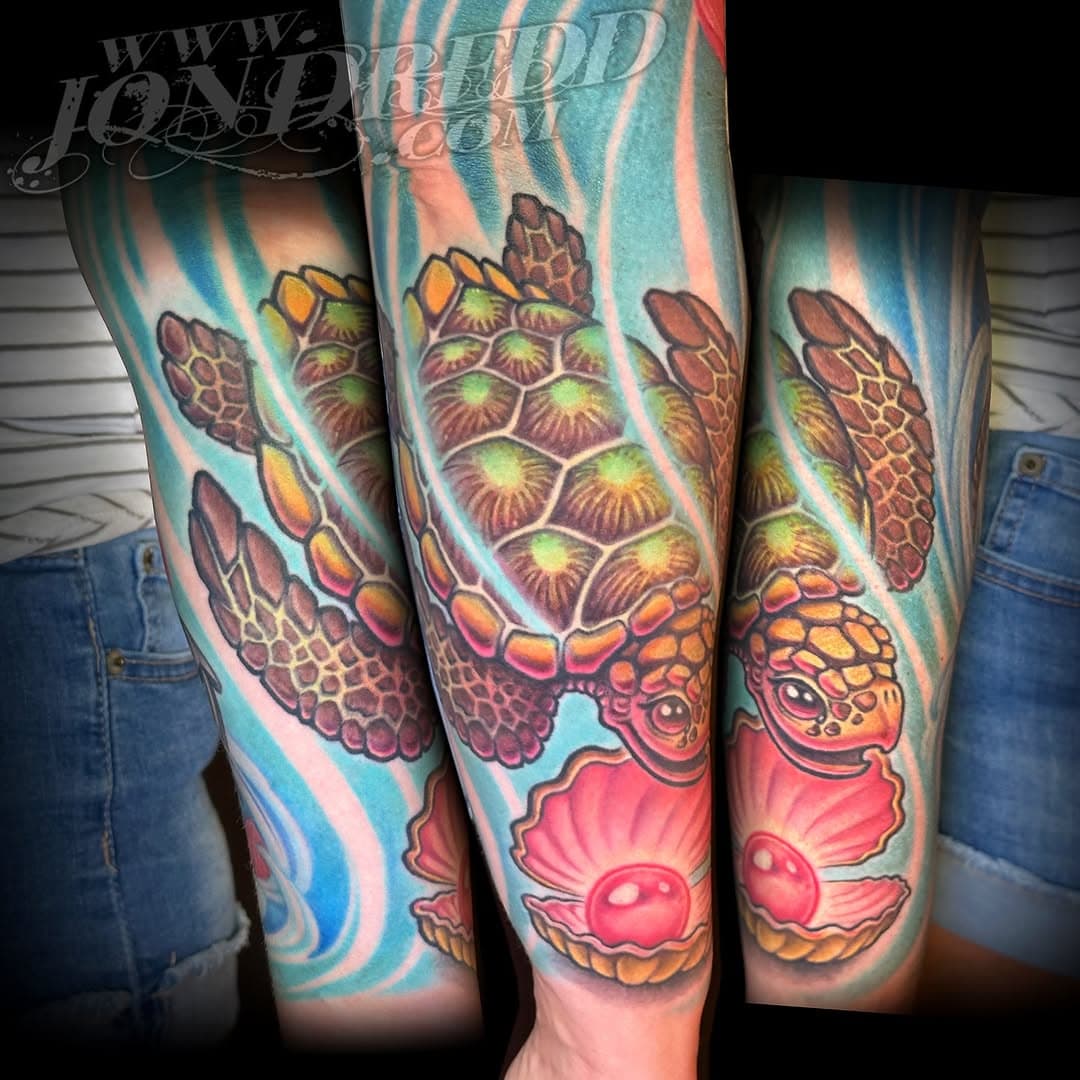 Here’s some healed shots of this friendly sea turtle tattoo I did early 2024. This was an addition to two other tattoos we had previously done, and merged to complete a full sleeve. I will have more photos of the whole project soon!