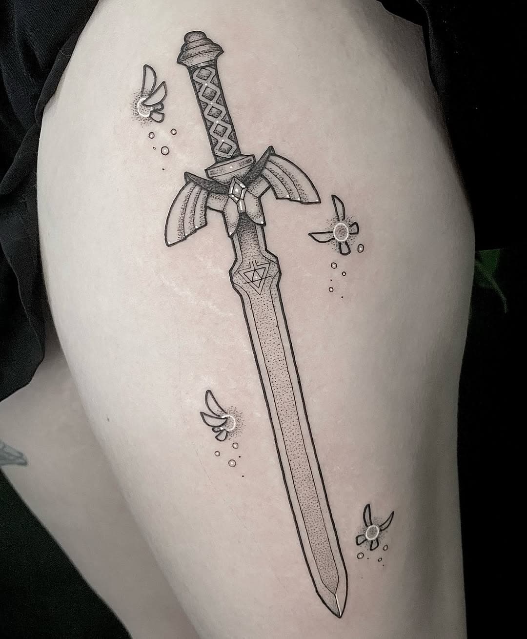 Done @moontattoostudio 🥳🥳🥳

Love having return clients in Austin!! Seems like I’ll just have to make more trips out there 🫣🫶

BOOKING NYC SPRING FORM IN BIO

#mastersword #masterswordtattoo #zeldatattoo #legendofzelda #legendofzeldatattoo #nerdtattoo #nyctattoo #nyctattooartist #nytattooartist #njtattooartist