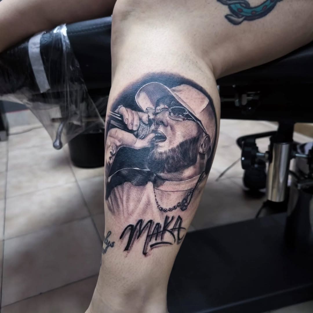 Tattoo realizado en @savianegratattoo
@makapna