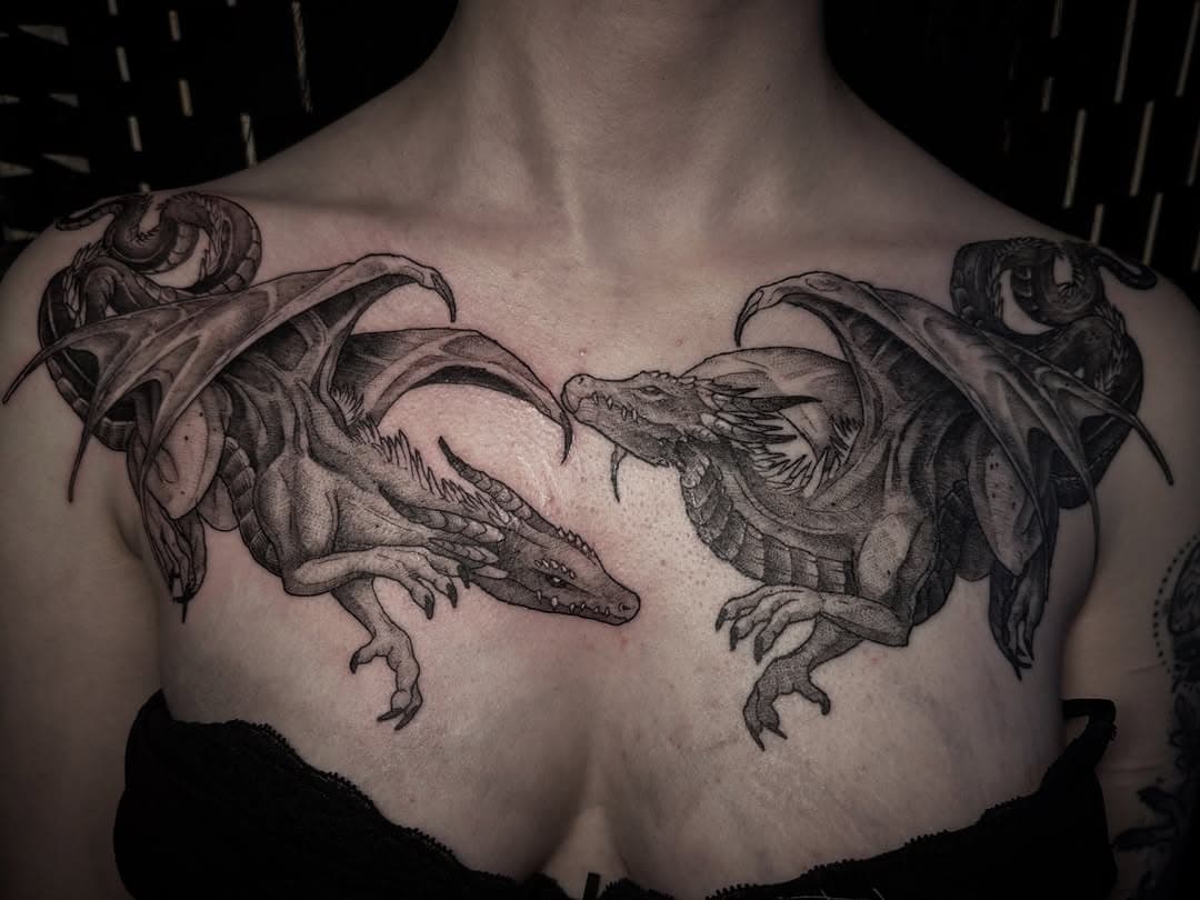 Added the last dragon to Katie’s chest piece, Thankyou for the trust it was a pleasure to work with you to create this piece! 
.
.
.
.
#dragontattoos #dragon #fantasy #fantasytattoo #mythologytattoo #dynamicink #chestpiecetattoo #norwichtattoo