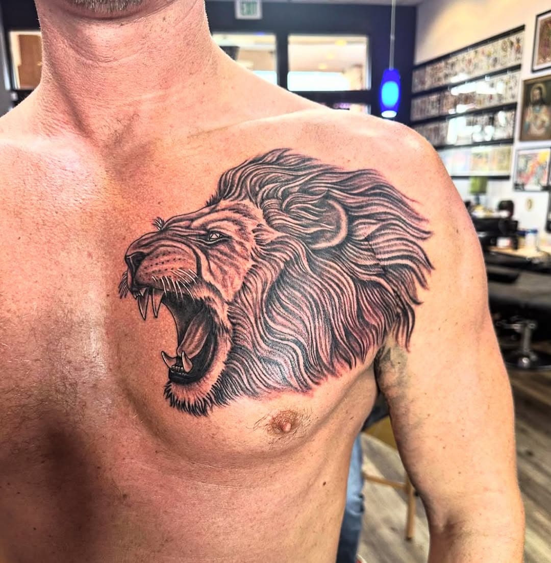 Lion chest tatt by Glenn @hillbilly40 🦁

#art #artist #tattoo #tattoos #oxnard #ventura #simivalley #losangeles #westlake #agourahills #malibu #moorpark #thousandoaks #thousandoakstattoo  #thousandoakstattooartist