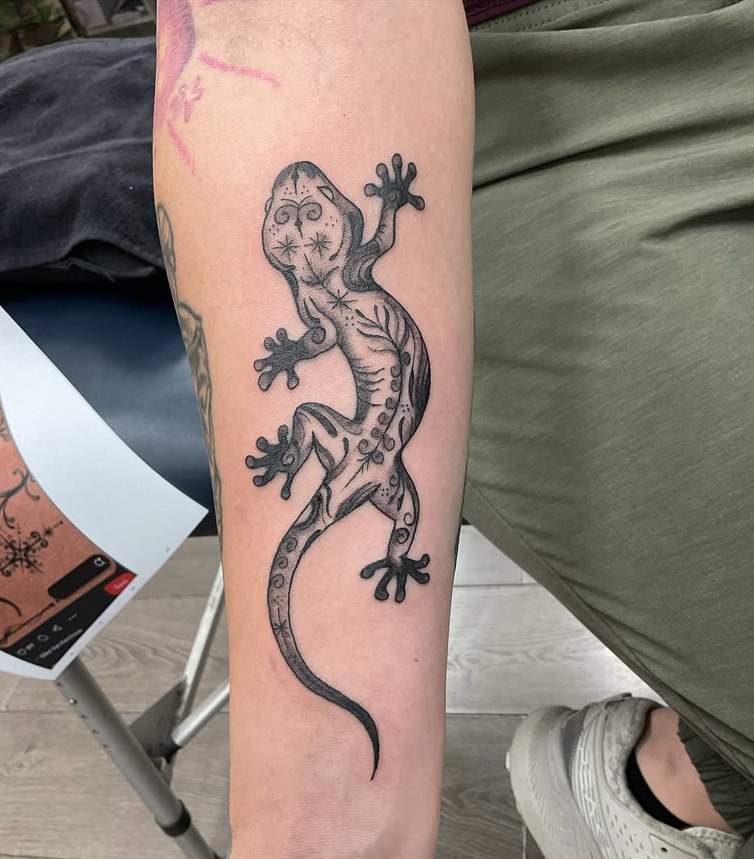 Gecko 🦎 by @waynehartley_ 
#geckotattoo #lizardtattoo #gecko 

WALK INS and appointments 7 days a week
12pm-LATE
☎️ 92 11 37 61
📧 illustratedman@bigpond.com
📍Surry Hills, Sydney