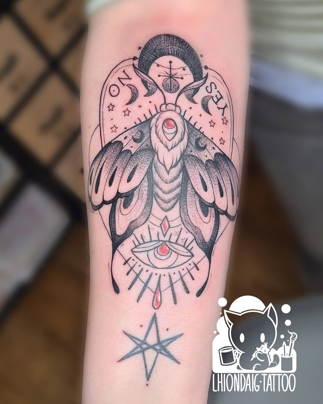 Von den Motten Wannado gingen ja einige wirklich sehr schnell weg. Dieses WE so hoffentlich der Gott der Krankheiten nicht erneut zuschlägt, wird ein weiteres aus der Serie sein Zuhause auf Haut finden. 

#tattoo #motte #mystisch #okkult #ouija #dark #sketchytattoo #tattoofürth #fürthtattoo #nürnbergtattoo #franken #customtattoo #germantattooers
