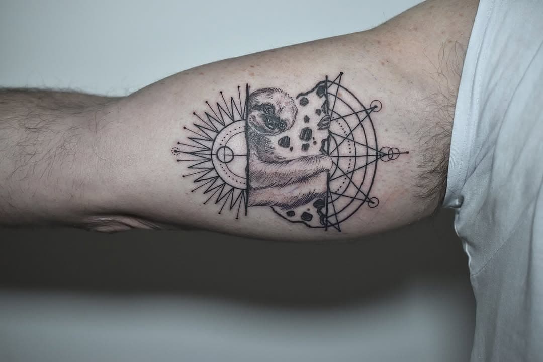 Geo sloth

Fun little fine geo line combo
For bookings click link in bio

@houseof.best 

#sloth #finelinetattoo