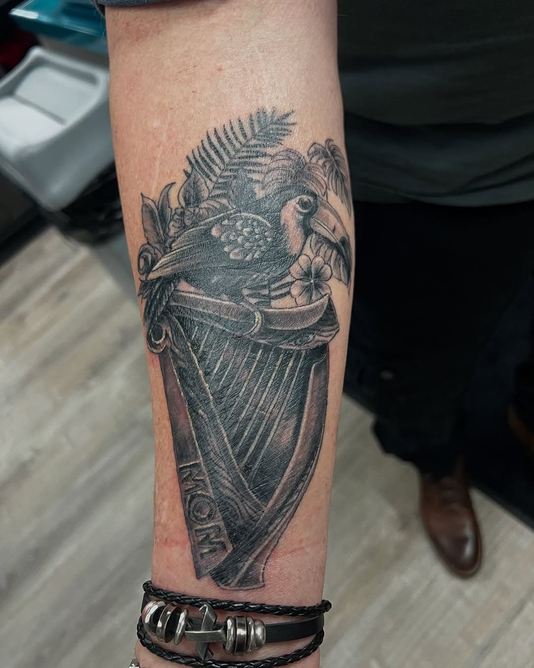 Cool little in memory piece for Herb’s Mom.  @allegoryink @worldfamousink  @tattoogoo #blackandgrey #jerseytattoos #rosetattoo #skulltattoo parkavetattoo @inkjetstencils #tattoosforwomen #tattoosformen #blackandgreyallday #Newjersey #colortattoo #joeytattoo #tattoorescue @glovesfortattoo #parkridgenj #bergencountynj #eastcoasttattooers #ECFU @mainstreettattoonj #lincolnparknj #legendneedles @camsupply #legendpro
