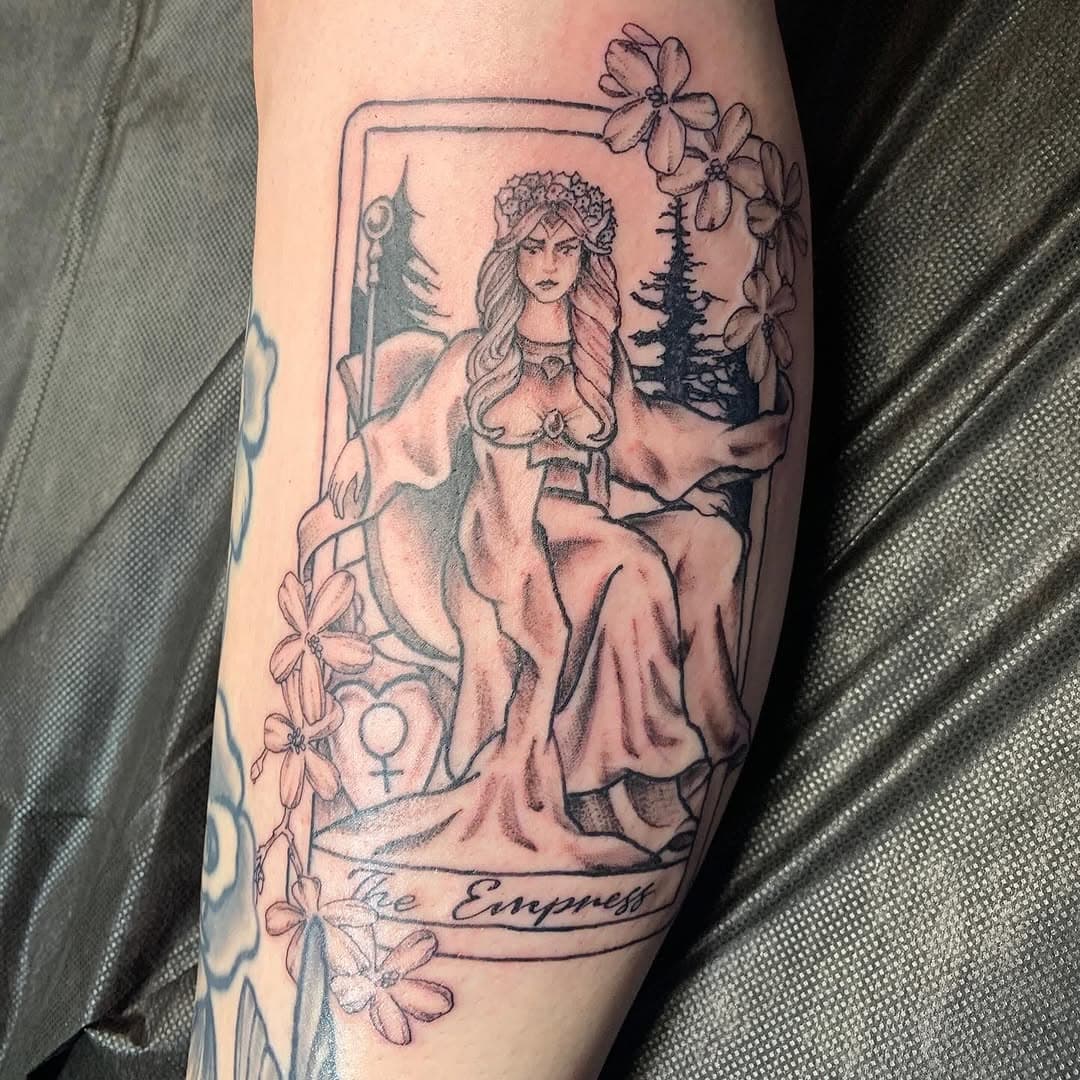 Nurture your own creativity and enrich your life with a bold new tattoo 🖤
THE EMPRESS by Bradley Pauley 

For appointments, please DM @bradleypauley directly or email at radbradtattoo@gmail 
#walkinswelcome #bradleypauleytattoos 

.
.
.
.
.
.
#lastchancetattoo #lasvegas #lasvegastattooers #lasvegastattooartist #lasvegastattooshop #lasvegaslocal #besttattooers #tattoostyle #tattoosocial #tattoosociety #tattooshop #tattooedmen #tattooedwomen #tattoodo #bestoflasvegas #bookyourappointment #supportsafetattooing #tattoosformen #tattoosforwomen #besttattooers #beacontattoosupply #boldwillhold #bright_and_bold #traditonaltattoo #blackandgreytattoo #empress #tarot #tarottattoo