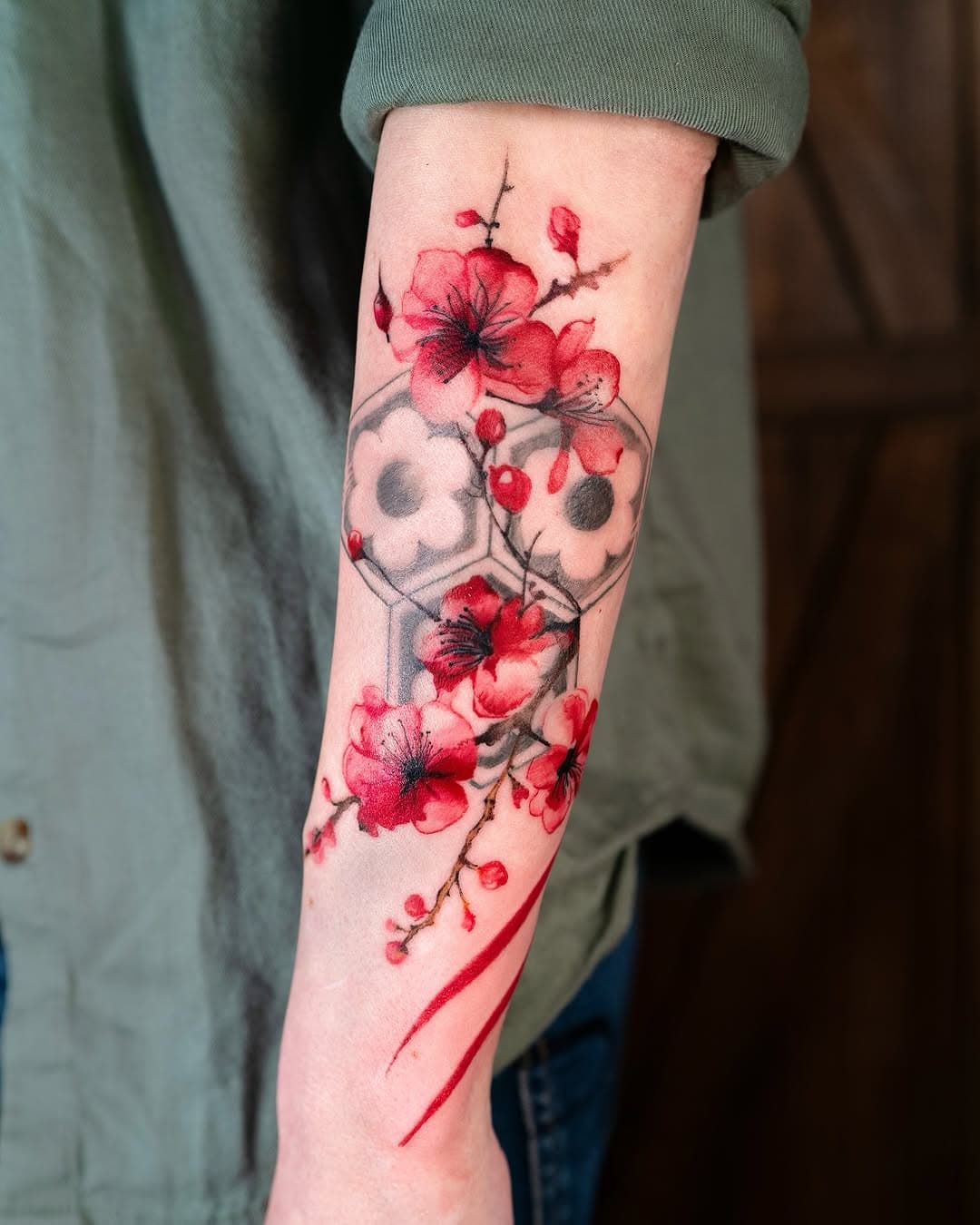 Plum blossoms tattoo with crest from the anime Inuyasha, Sesshomaru. 

#anime #animetattoo #cresttattoo #sesshomaru #inuyusha #blossoms #plumblossom #tattoo #njtattoo #armtattoo #colortattoo #montclairtattoo