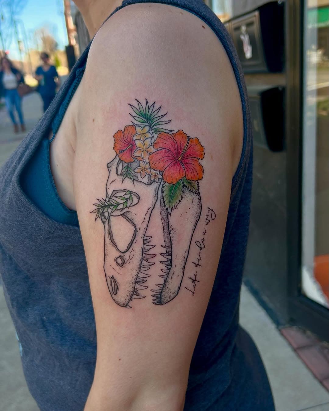 cool trex skull. i enjoyed this one even though i usually don’t do color i think she came out cute.