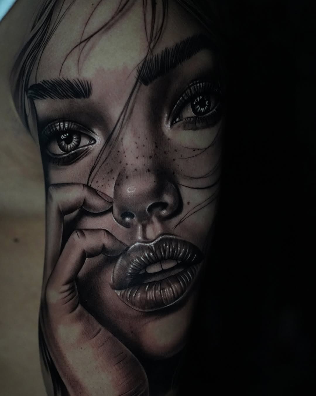 Pieza realizada en 6 horas! Sleeve in progress! -black and white !.
.
.
.
@inksidetattoosmiami #ink #art #tattooshop #tattooartist #portrait #best #miami #305 #tattooshop